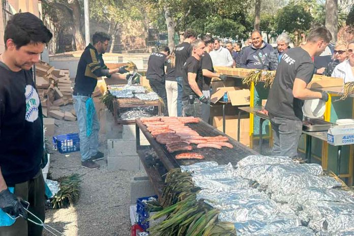 Més de 800 persones a la calçotada popular