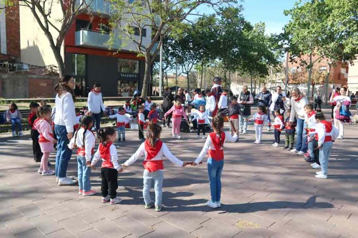 El Joan Salamero surt al carrer per celebrar Sant Jordi