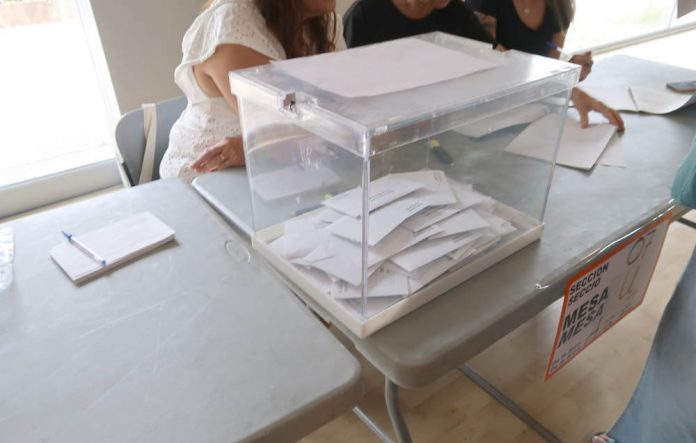 urna 1 090624 El PSC guanya les eleccions europees a Gavà