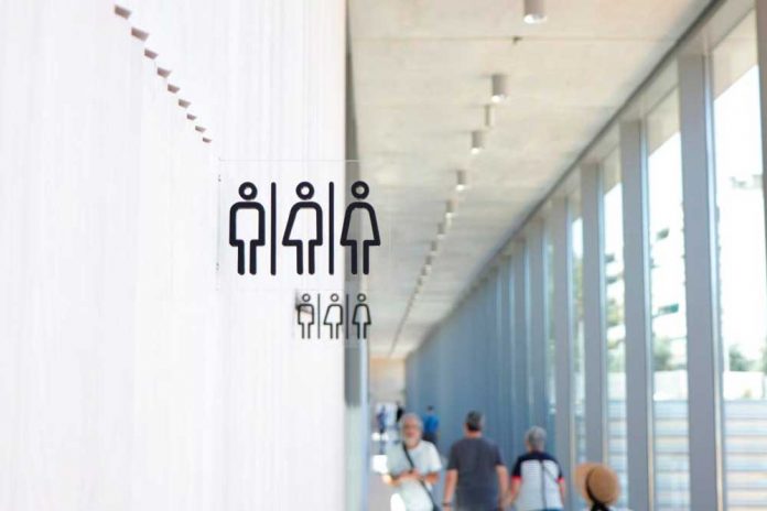 El nou Hospital de Viladecans promou els lavabos inclusius