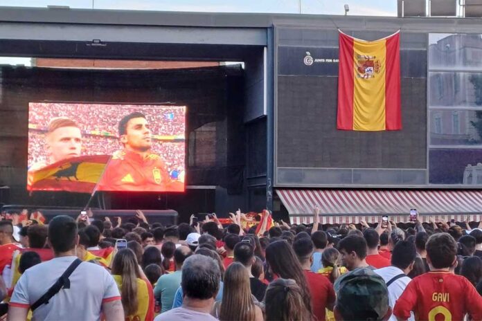 Pantalla gegant per seguir a Espanya