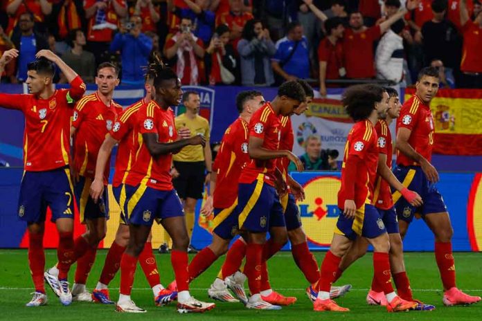 VOX anima a todos los aficionados a ver la Eurocopa en la Torre Lluc