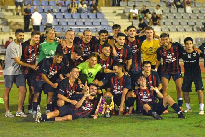 El CF Gavà guanya el trofeu de la ciutat