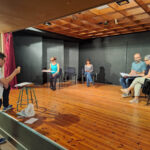 Un moments dels assajos que està fent aquests dies el grup teatral Atenea