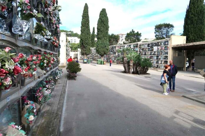 El cementiri municipal de Gavà amplia horari per Tots Sants