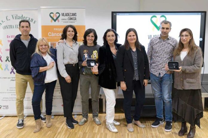 lliurament-1-311024 Entrega 30 dermatoscopis als CAP per millorar la detecció de melanomes