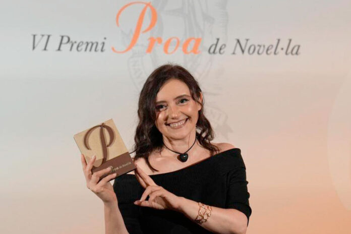 Eva Comas guanya el Premi Proa