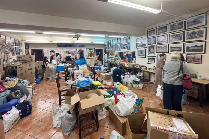 Gavà segueix recollint material per a les víctimes de la dana