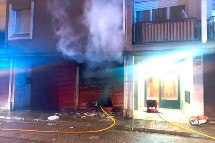 Incendiat un local al carrer Salamanca