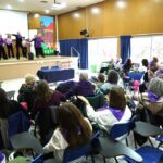 Un moment de la coreografia amb la que va començar ahir el primer Tardeo per la igualtat