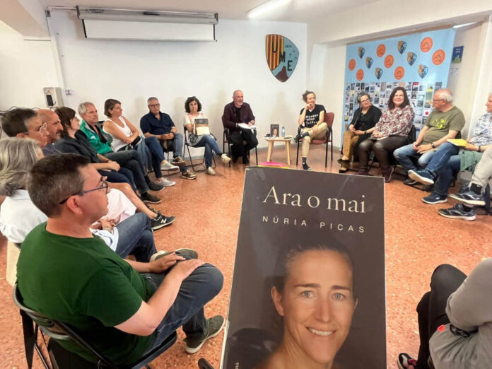 Un moment de la tertúlia d'ahir amb Núria Picas Núria Picas