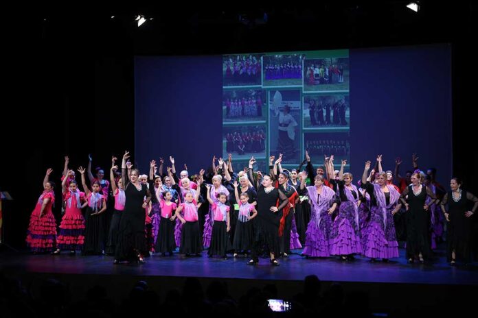 La Asociación Cultural Andaluza celebra el festival de fi de curs
