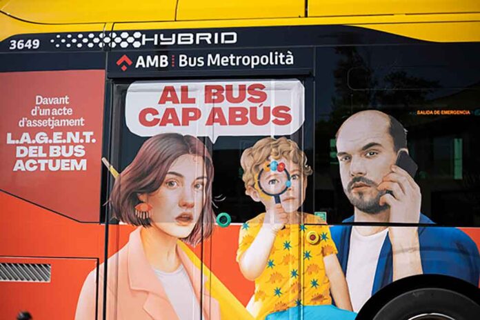 campanya-al-bus-180625 Campanya per combatre la violència de gènere al transport públic