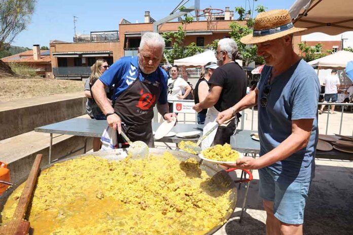 can-tries-1-040625 Gran ambient a la festa de Can Tries