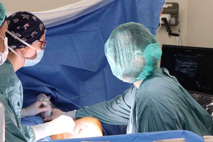 L’Hospital de Viladecans introdueix la cirurgia làser per tractar les varius