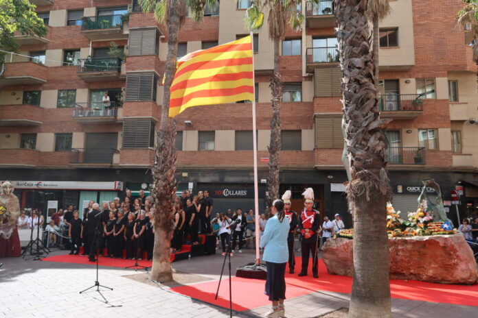Badia, en el moment de la hissada de la bandera catalana Diada