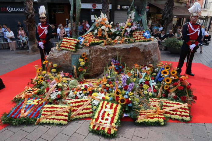 Ofrenes florals de la Diada, entre les que hi havia les del PSC i En Comú Podem PSC i En Comú Podem