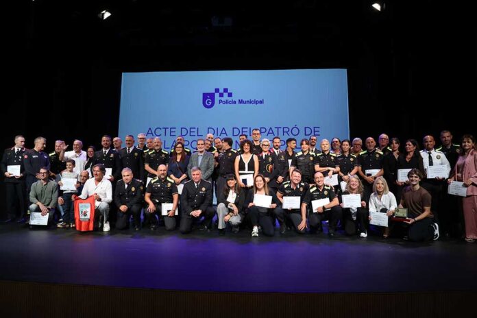 Lliurament de noves medalles i distincions a la Policia Municipal