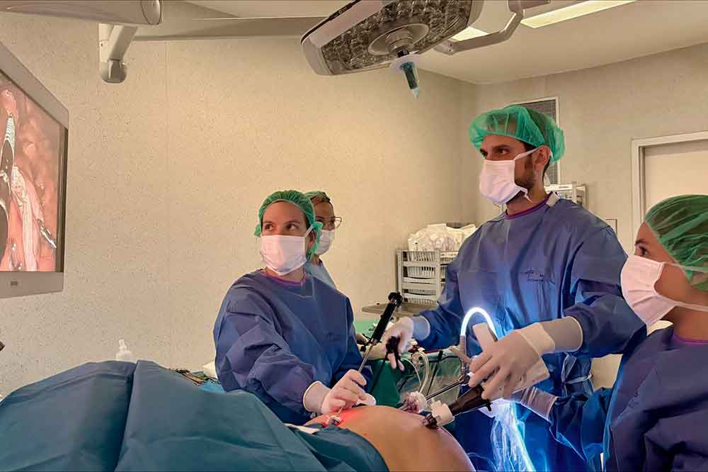 Bellvitge posa en marxa la cirurgia ambulatòria del bypass gàstric