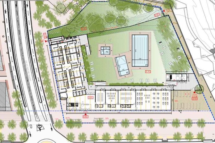 La piscina descoberta esdevindrà un gran complex d'oci i esport