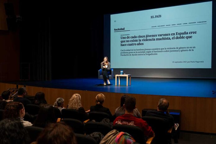 Carla Galeote visita Gavà per parlar de violència masclista a les xarxes