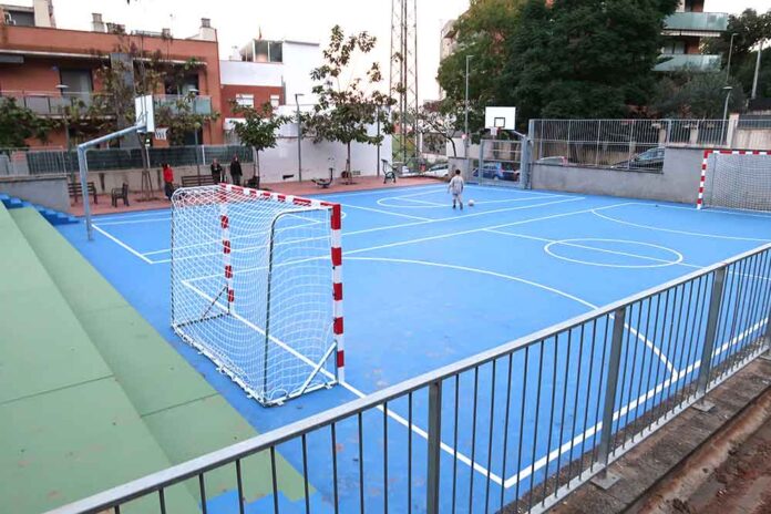 Renovada la pista esportiva de Can Tries