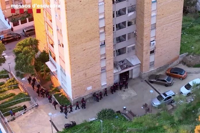 mossos-1 L’Ajuntament habilita un dispositiu de suport als veïns