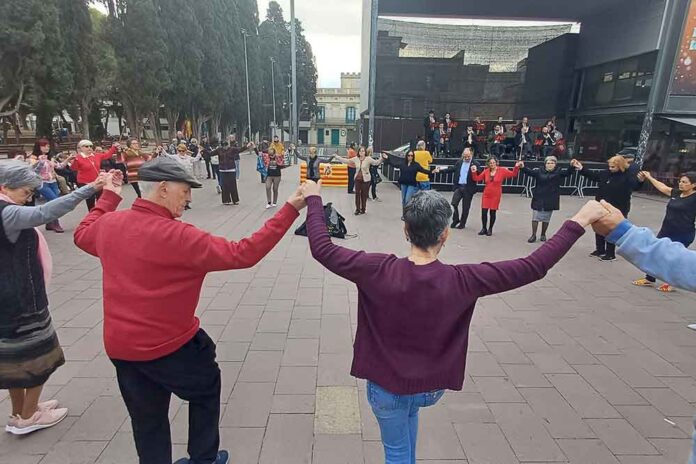 Flama i Caliu presenta una nova sardana dedicada a Gavà