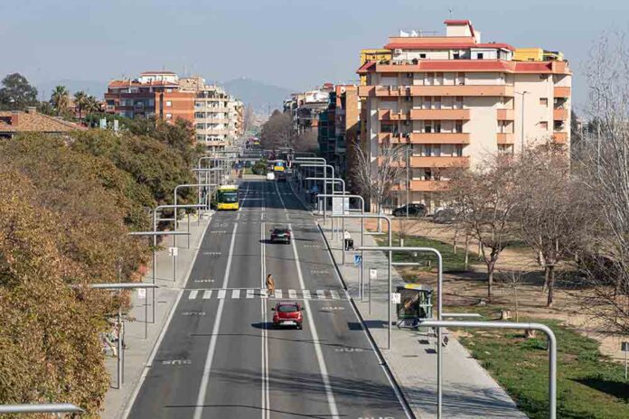 Es manté vigent la suspensió de la ZBE per la crisi de Rodalies