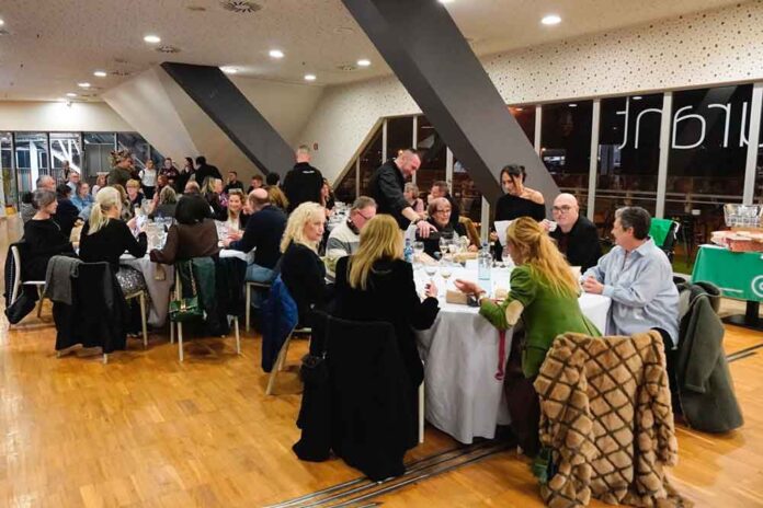 El sopar solidari contra el Càncer recapta 1700 euros