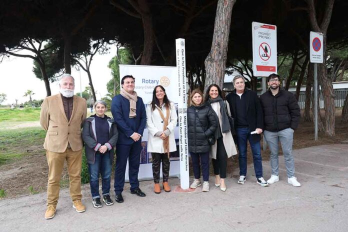 El Club Rotary de Gavà inaugura un Pal de la Pau