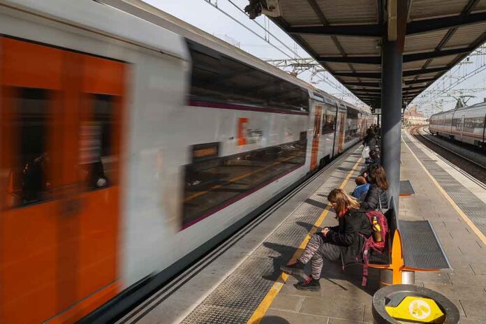 Rodalies amplia fins la gratuïtat del servei per la crisi ferroviària