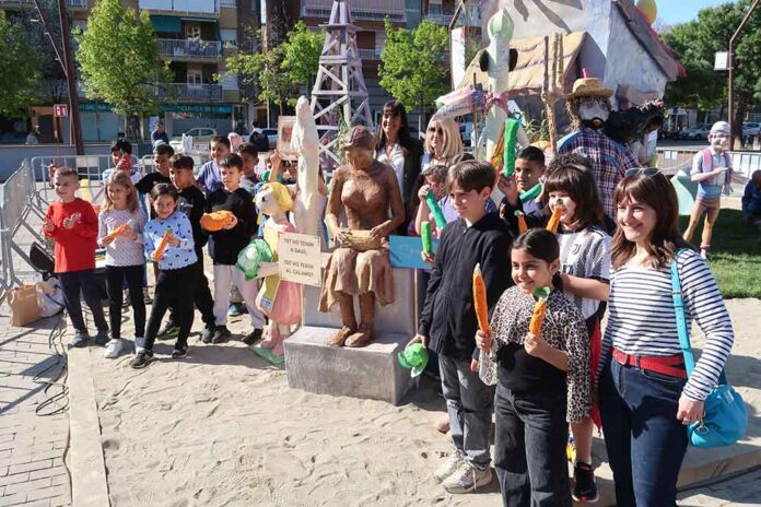 Els escolars de Gavà participen en les Falles