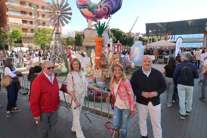 VISITA-DEL-PP-FALLA-2026 El diputat del PP Agustí Parra visita la Falla