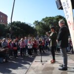 L’alcaldessa de Gavà, Gemma Badia, ha dirigit unes paraules als assistents abans de la sortida de la caminada
