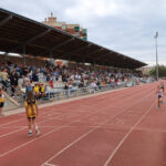 Èxit de participants (i de públic, tal i com es veu en aquesta imatge) del 13è GP d’atletisme Fira dels Espàrrecs