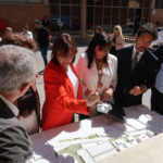 Paneque i Badia atenen a les explicacions de com serà el futur barri de Roca City