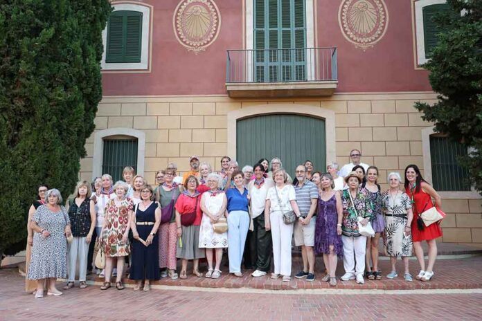 La gent gran viu intensament la Festa Major 2026