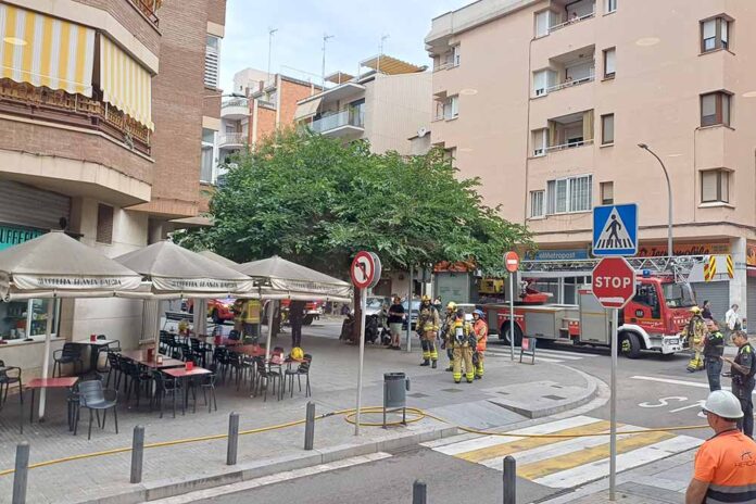 Incendi a la xurreria García del carrer Montflorit