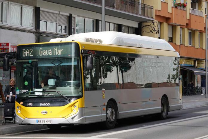 bus-040626 Bus gratuït per gaudir de la platja de Gavà