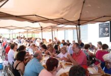 Bon ambient a la festa del barri de Les Colomeres Bon ambient a la festa del barri de Les Colomeres