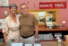 Els propietaris de la joieria-rellotgeria Benítez es jubilen
