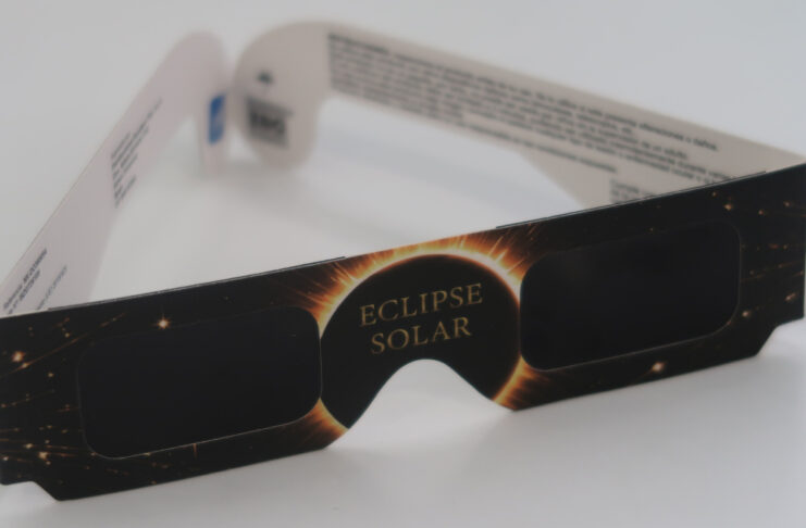 Consells per gaudir de l’eclipsi (i poder seguir veient bé després) eclipsi