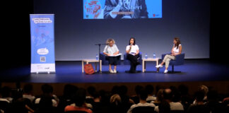 Activistes pels drets humans expliquen als joves de Gavà les seves lluites activistes