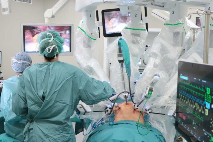 L’Hospital de Viladecans supera les 150 cirurgies robòtiques