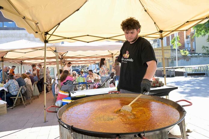 La Casa d’Aragó clou les festes d’El Pilar amb una paella popular