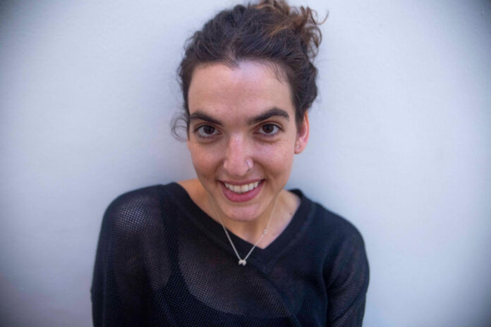 L'artista visual Andrea González és la protagonista avui de la trobada que s'organitza a la seu d'AGFOGA Andrea González